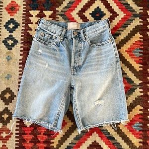 Everlane Cheeky Long Short size 23